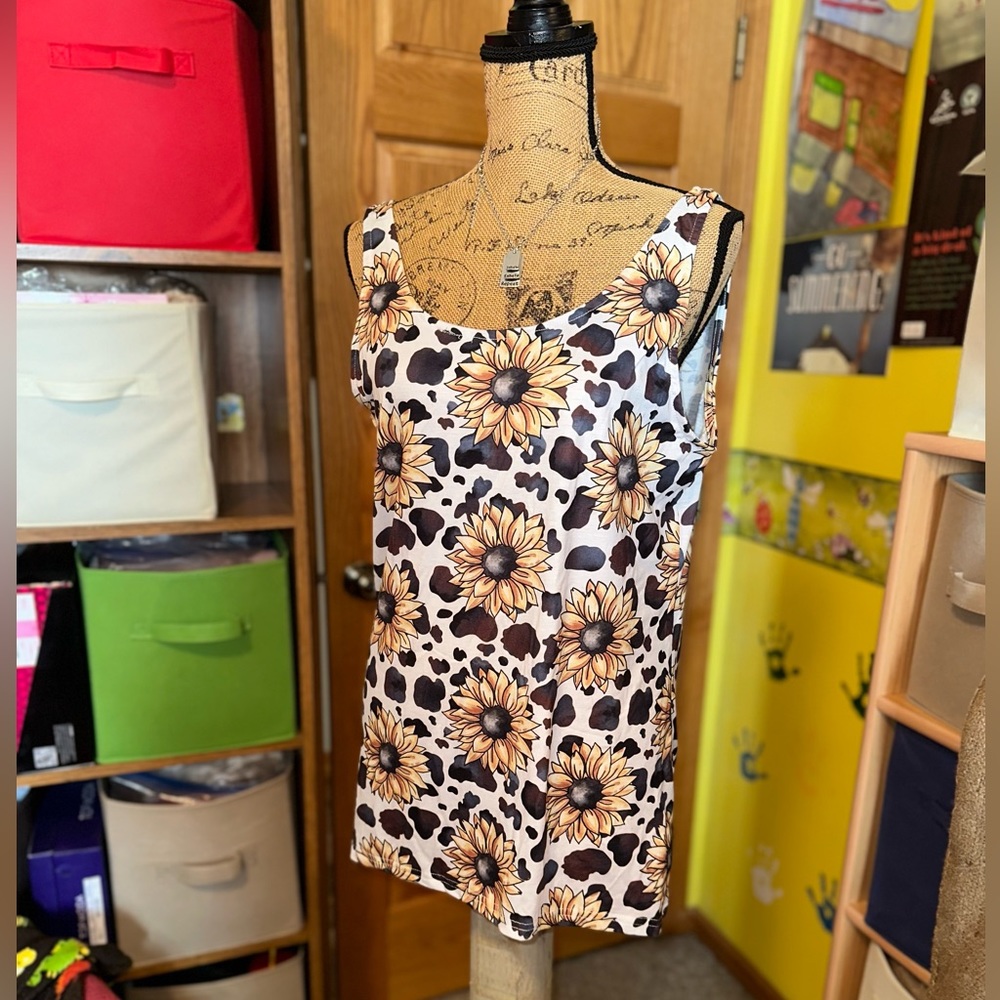 🌻🤎💛NWOT SUNFLOWER/Cheetah print open back Tank top